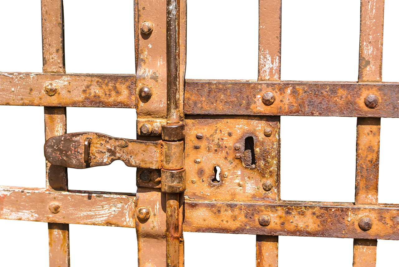 Repairing a Metal Gate After Storm Damage in Austin